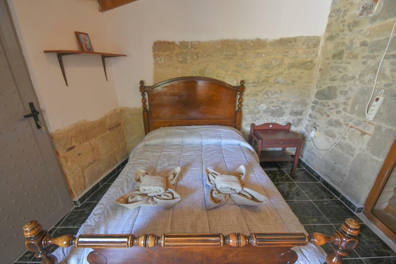 Stone House Apartment Malona Village ภายนอก รูปภาพ