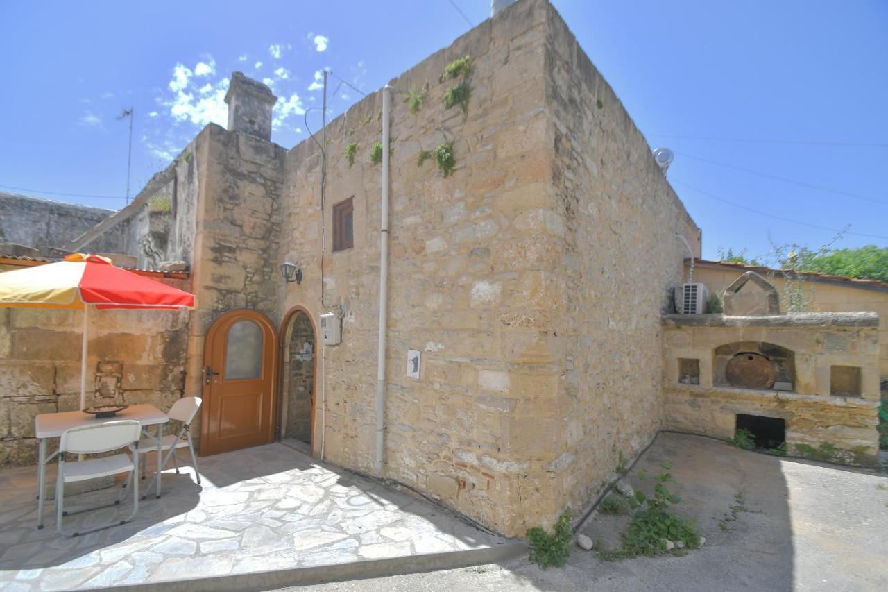 Stone House Apartment Malona Village ภายนอก รูปภาพ